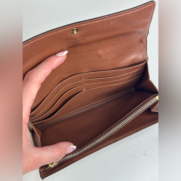 Louis Vuitton Sarah Wallet - Picture 11 of 13